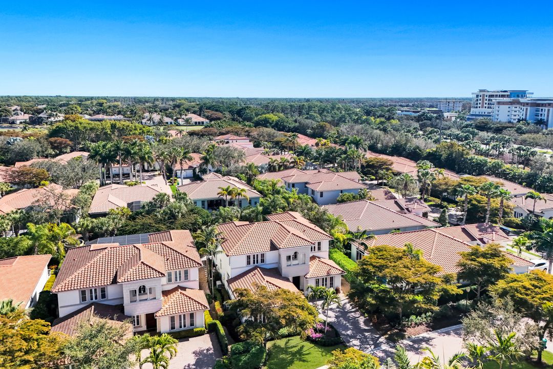 2106 Modena Ct, Naples, FL 34105