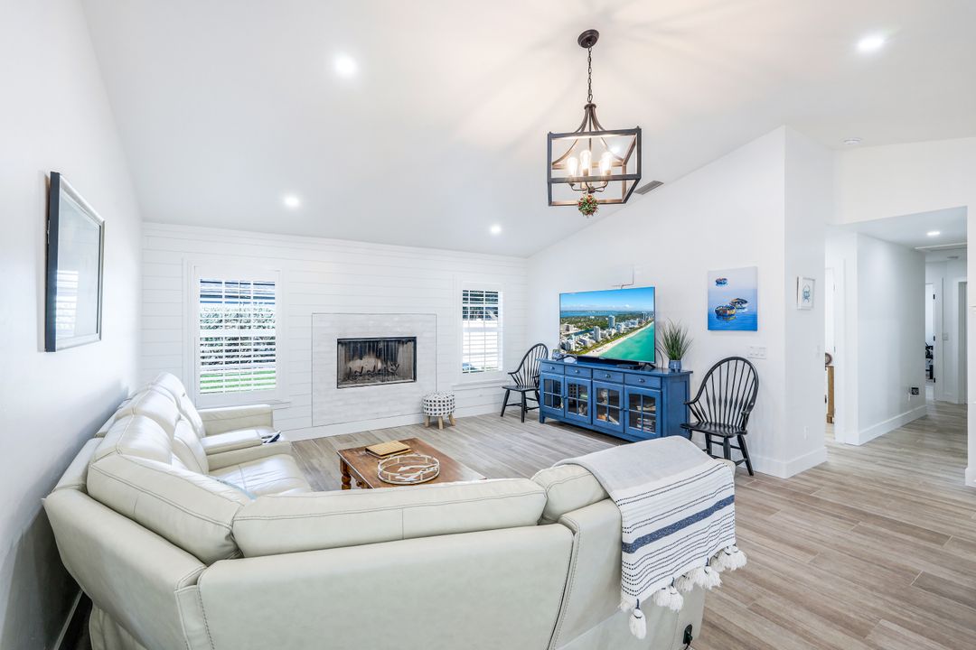 3512 SE 3rd Pl, Cape Coral, FL 33904