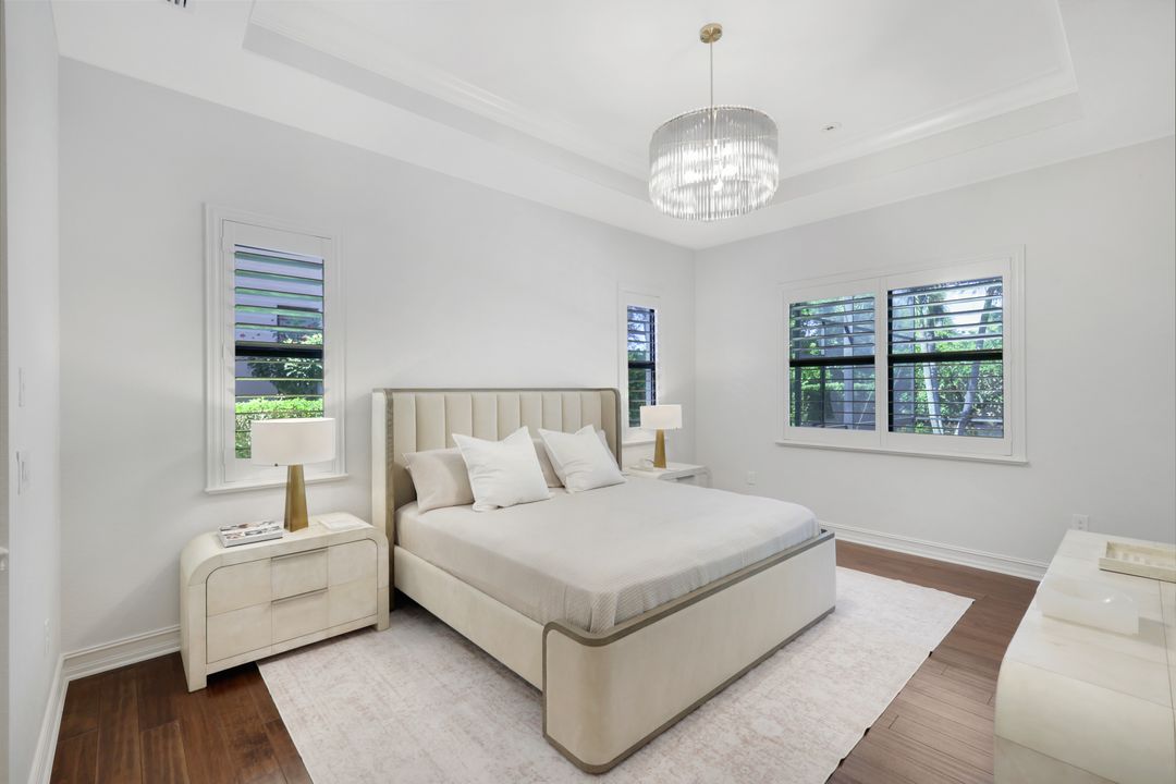 7319 Lantana Cir, Naples, FL 34119