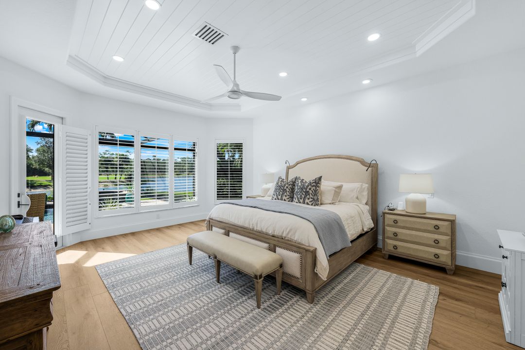 5092 Cerromar Dr, Naples, FL 34112