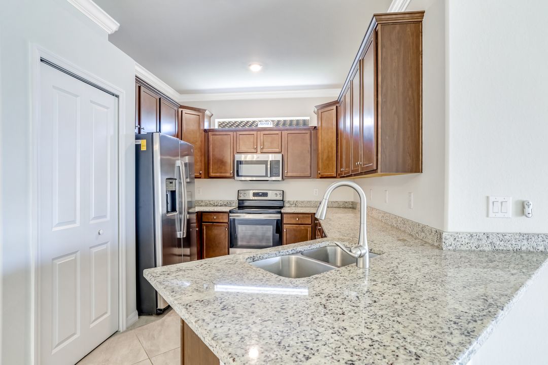 1750 Alameda Dr, Naples, FL 34120