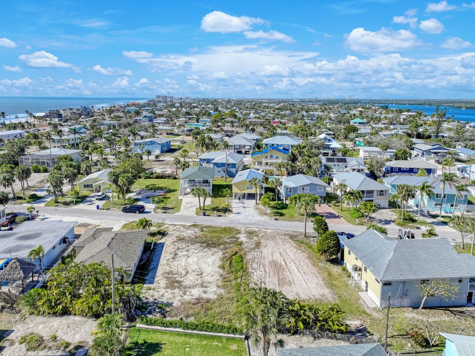 144 Hercules Dr, Fort Myers Beach, FL 33931