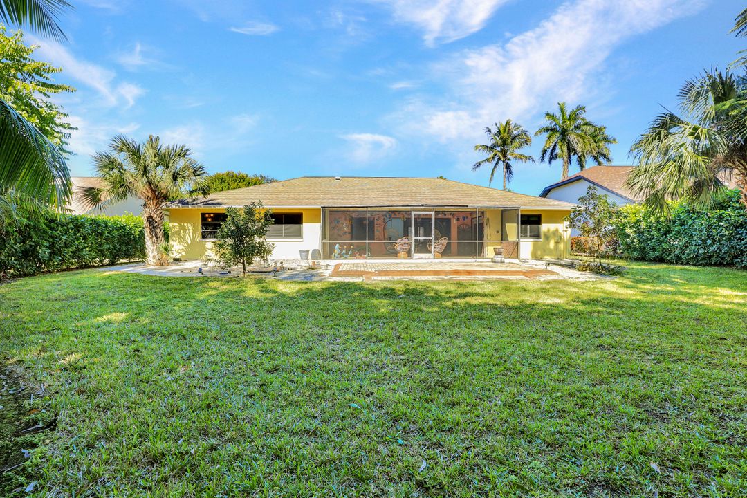 201 Palmetto Dunes Cir, Naples, FL 34113