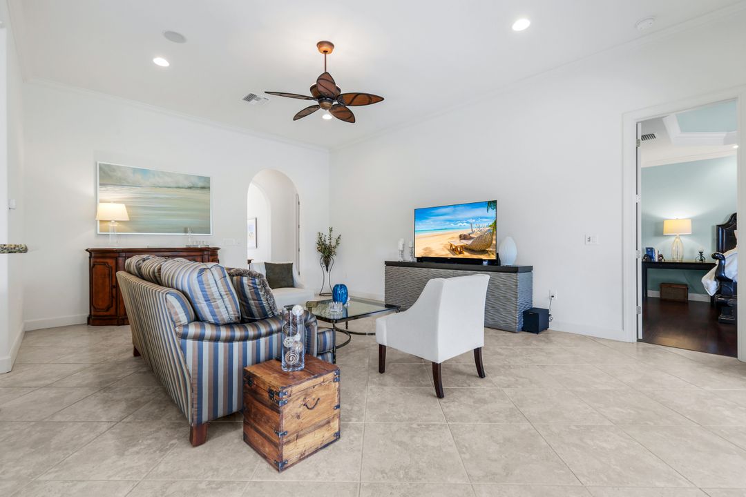 9090 Limestone Ln, Naples, FL 34120