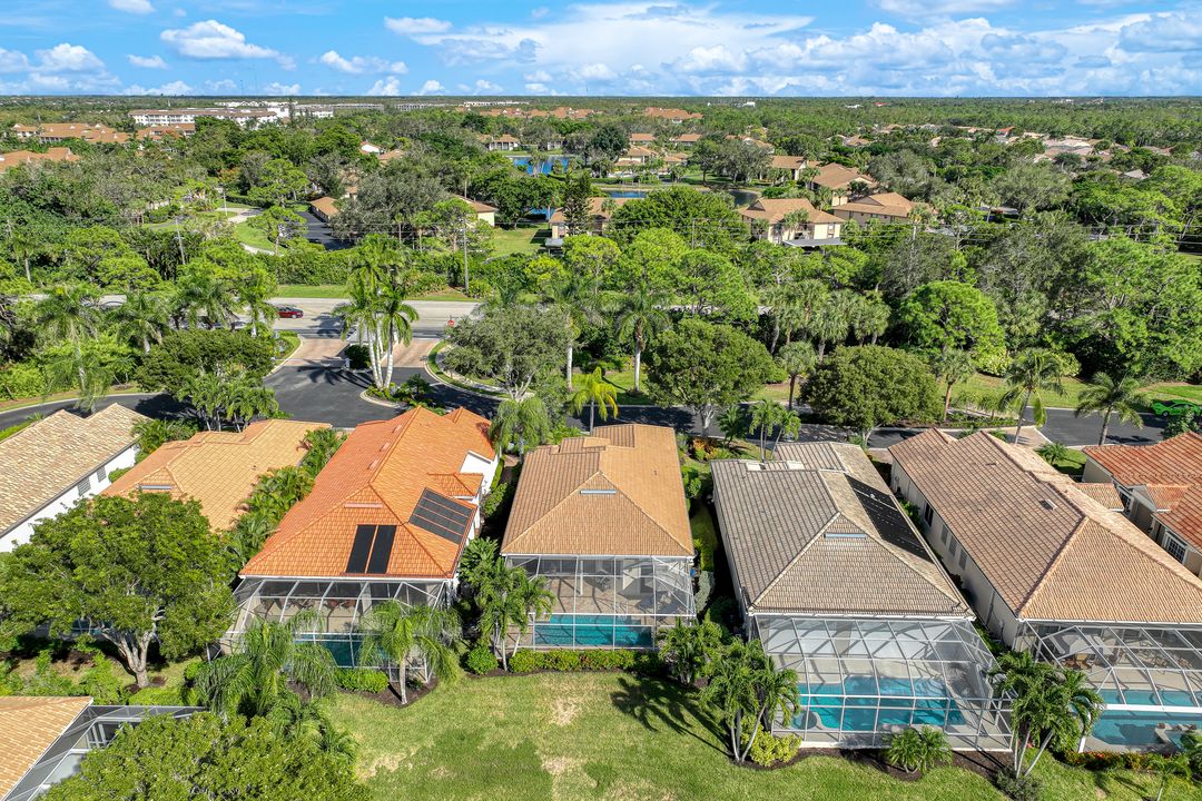 463 Tullamore Ln, Naples, FL 34110