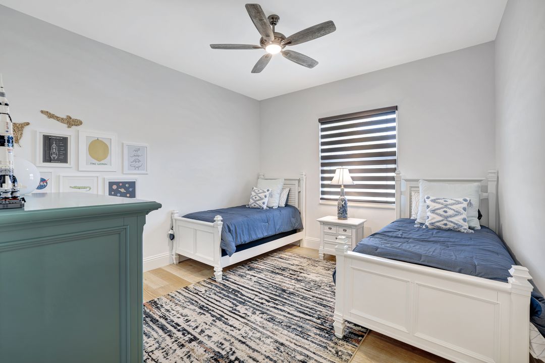 16 Willoughby Dr, Naples, FL 34110