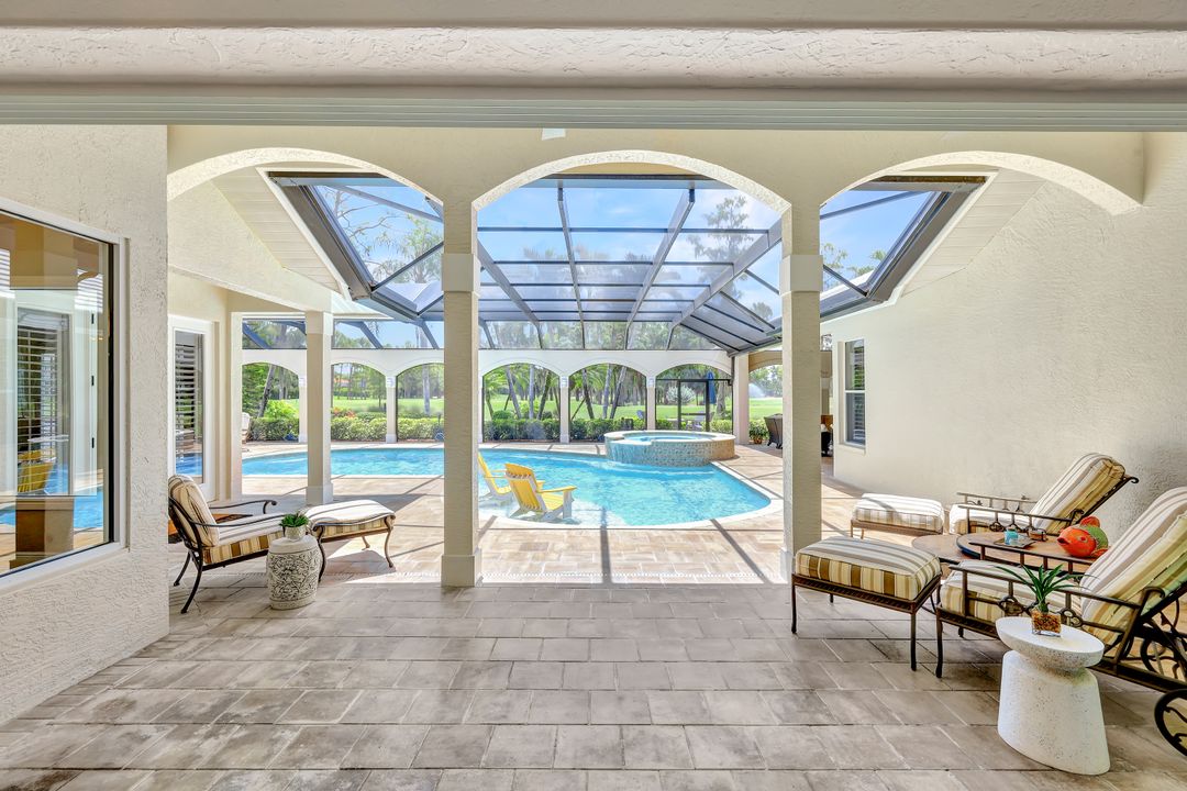 4624 Pond Apple Dr N, Naples, FL 34119