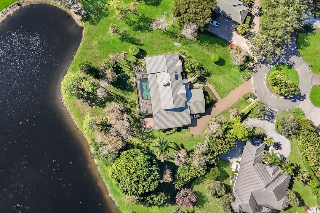 12901 White Violet Dr, Naples, FL 34119