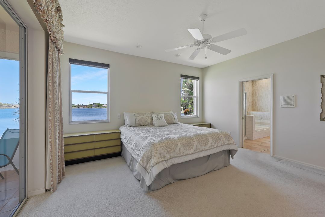 1726 Emerald Cove Cir, Cape Coral, FL 33991