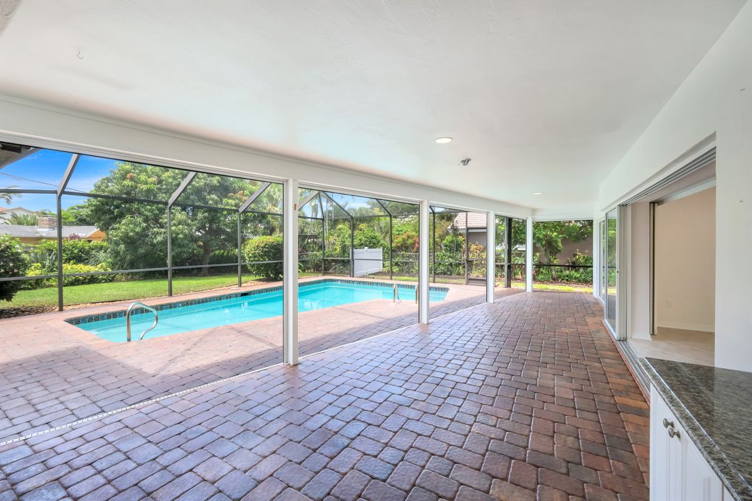 750 Southern Pines Dr, Naples, FL 34103