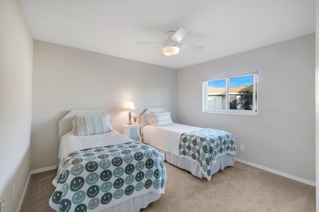 11841 Princess Grace Ct, Cape Coral, FL 33991