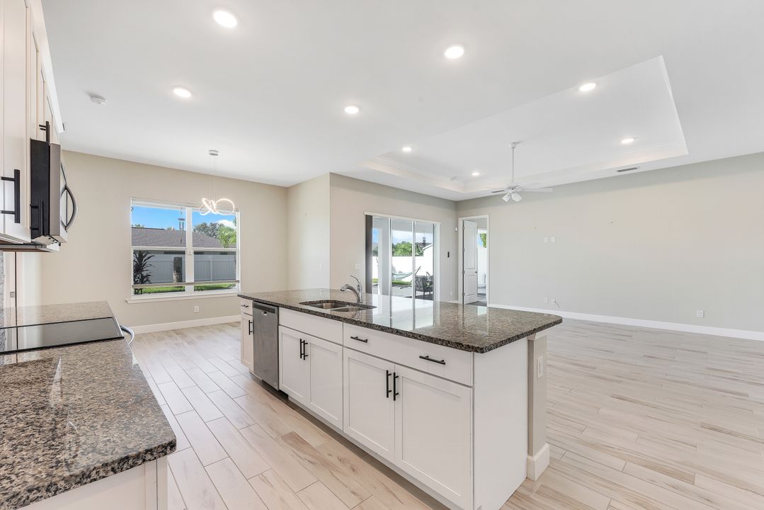 320 NE 7th Terrace, Cape Coral, FL 33909