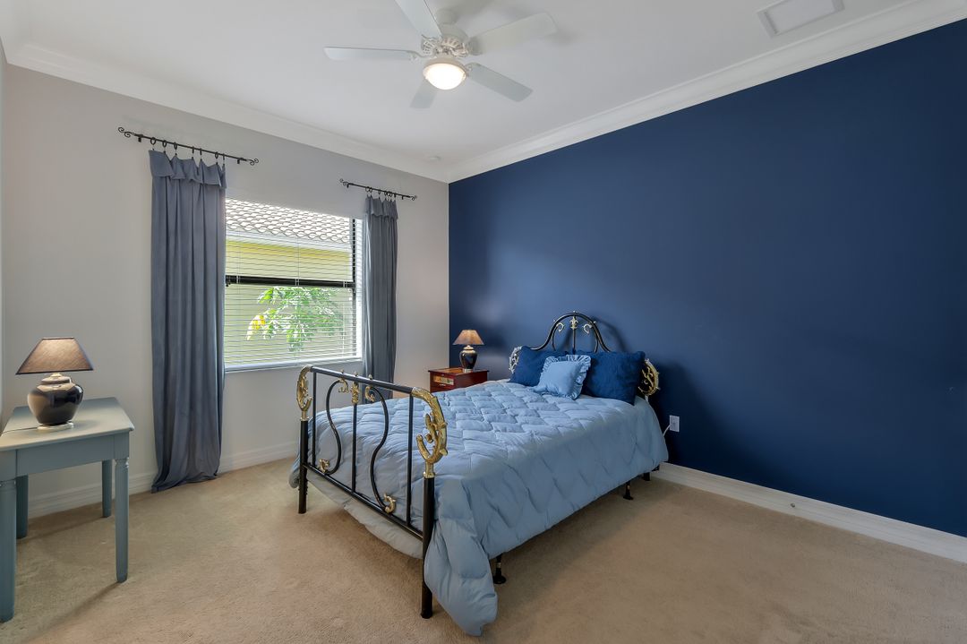 3384 Atlantic Cir, Naples, FL 34119