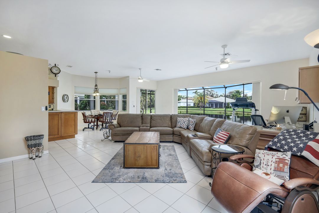 8941 Springwood Ct, Bonita Springs, FL 34135