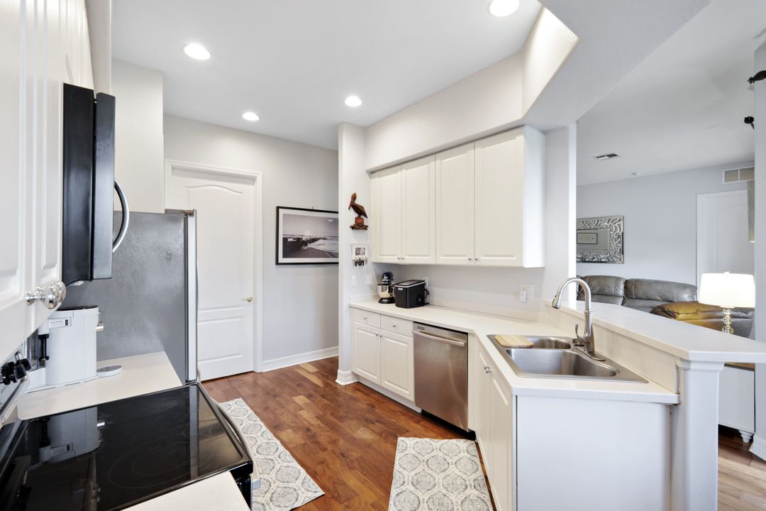 6100 Jonathans Bay Cir #302, Fort Myers, FL 33908