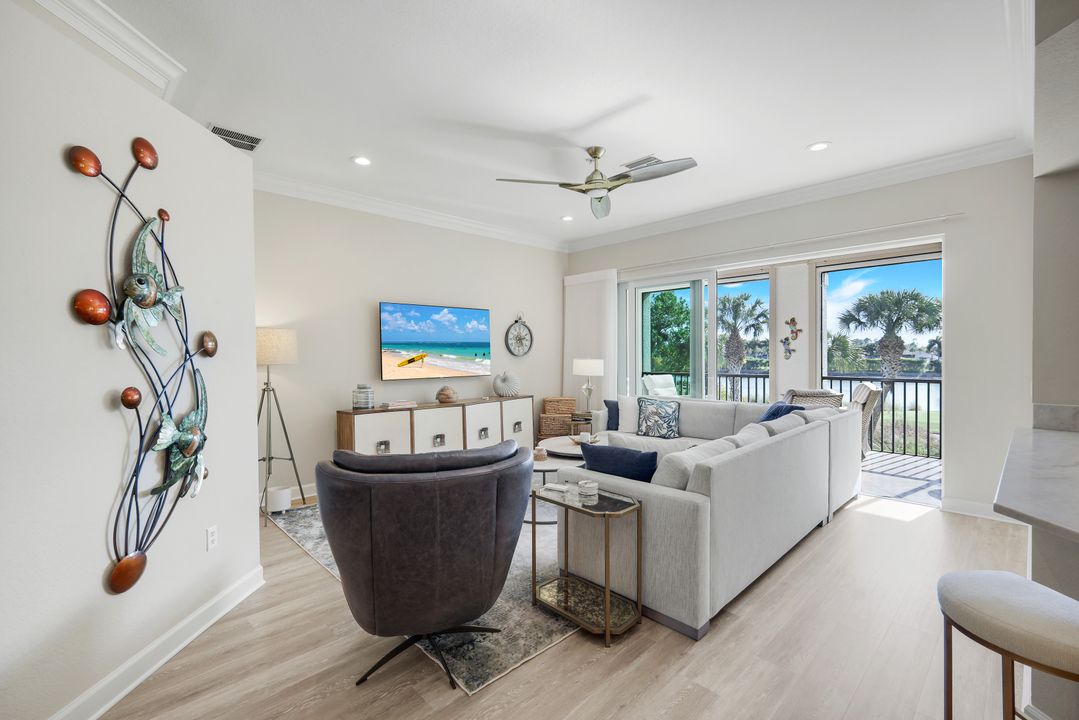 9201 Quartz Ln #202, Naples, FL 34120