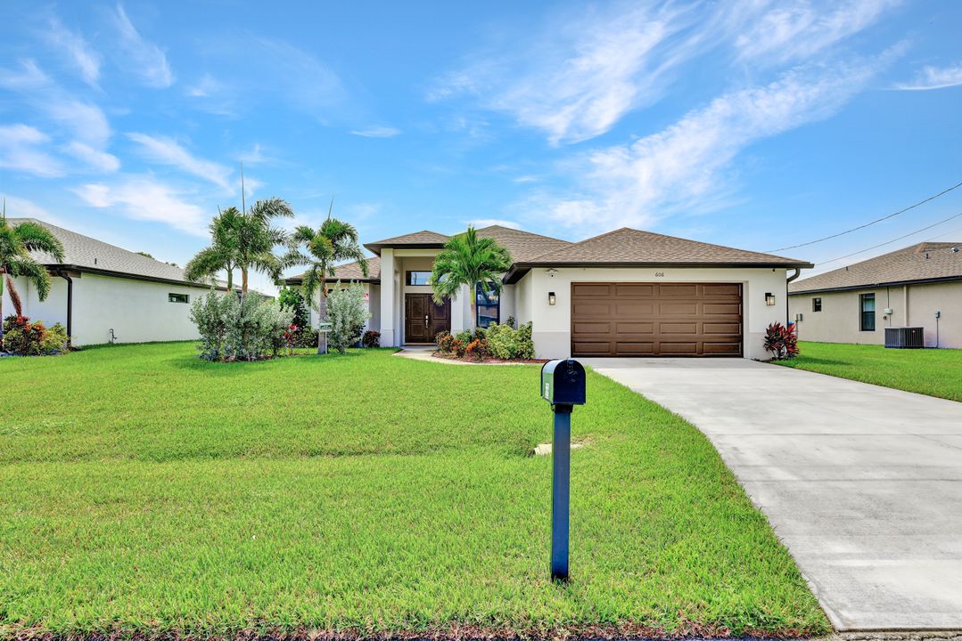 606 SE 4th St, Cape Coral, FL 33990
