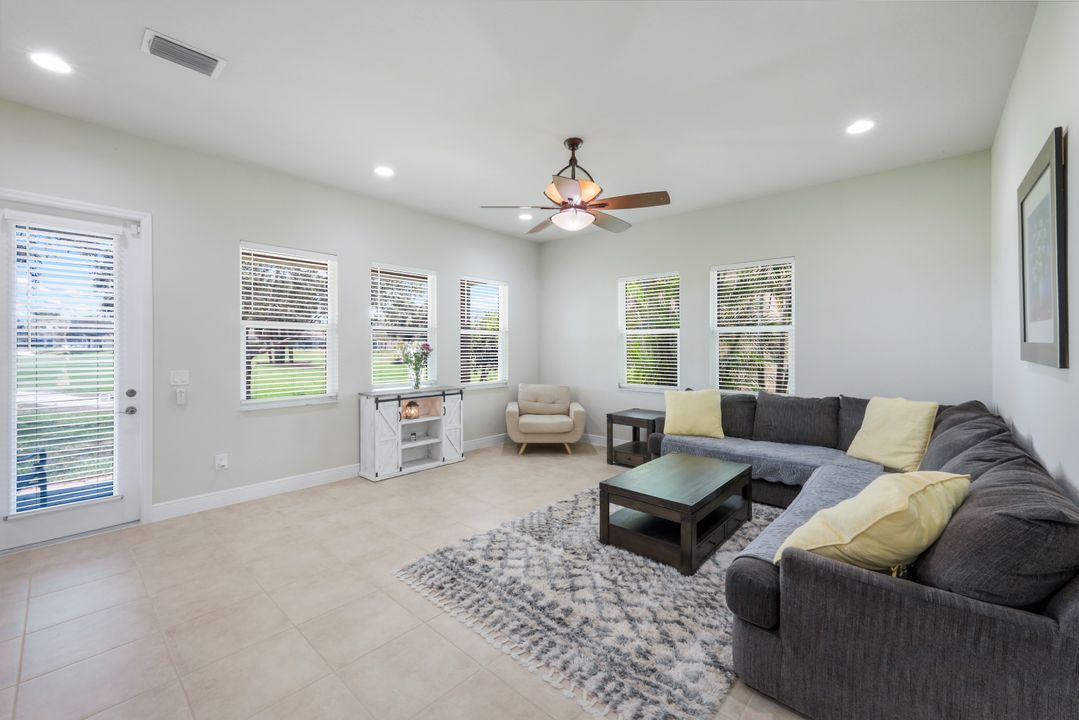 1776 Birdie Dr, Naples, FL 34120