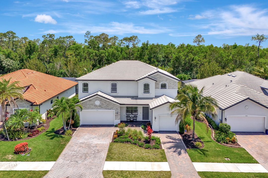 2102 Antigua Ln, Naples, FL 34120