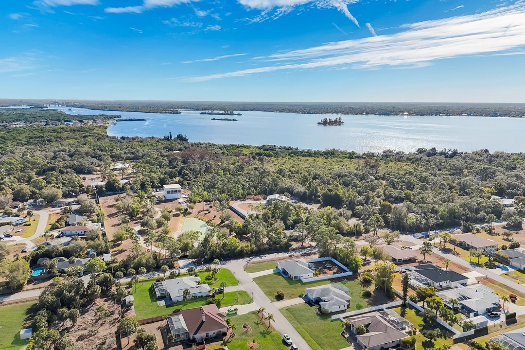 6740 Blake Pledger Ct, North Fort Myers, FL 33917