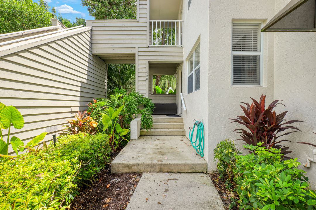 520 Club Side Dr #4, Naples, FL 34110