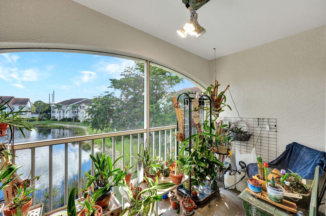 4630 St Croix Ln #831, Naples, FL 34109