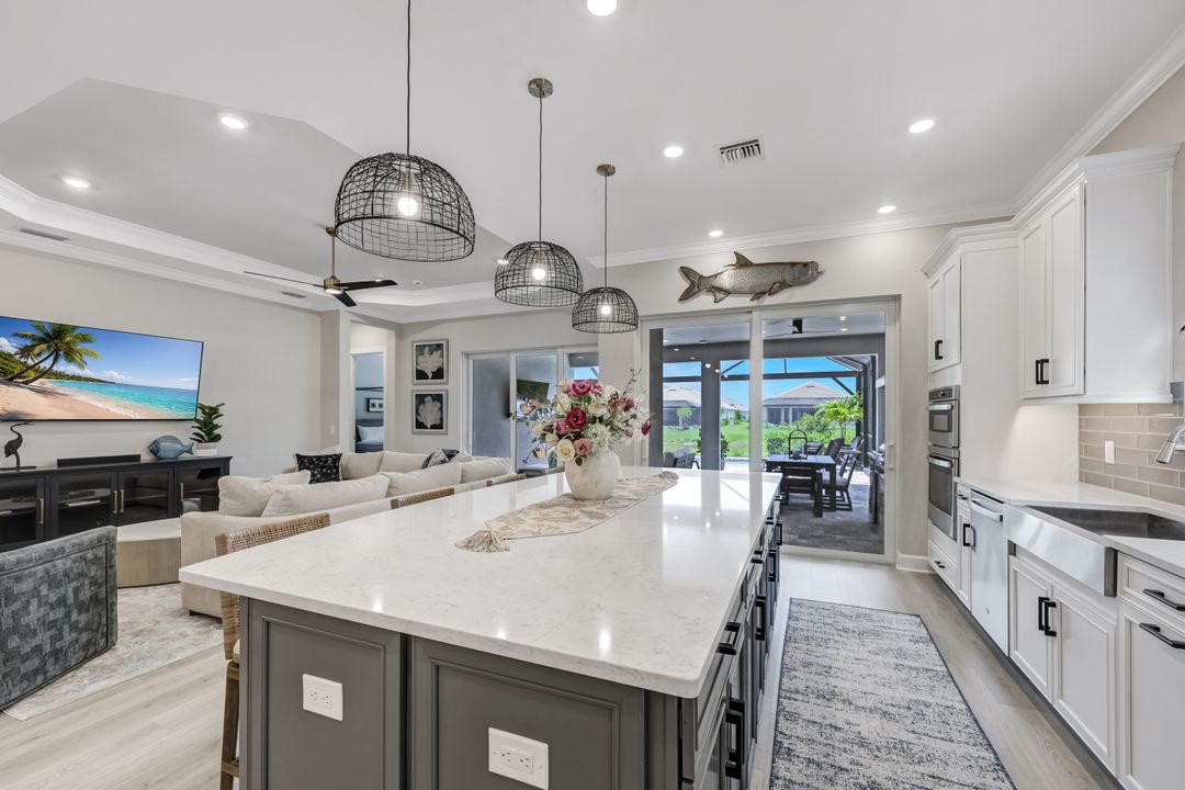 15804 Derna St, Naples, FL 34114
