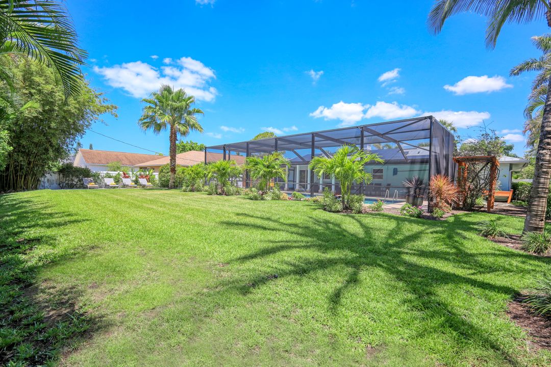 832 97th Ave N, Naples, FL 34108