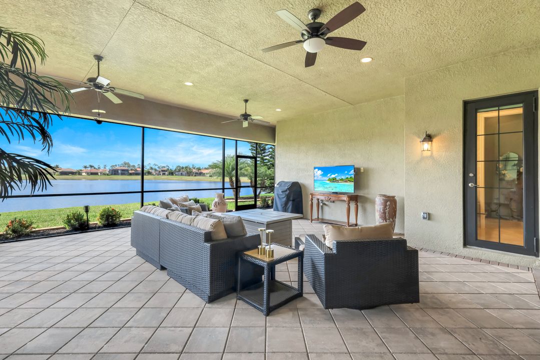 2915 Cinnamon Bay Cir, Naples, FL 34119