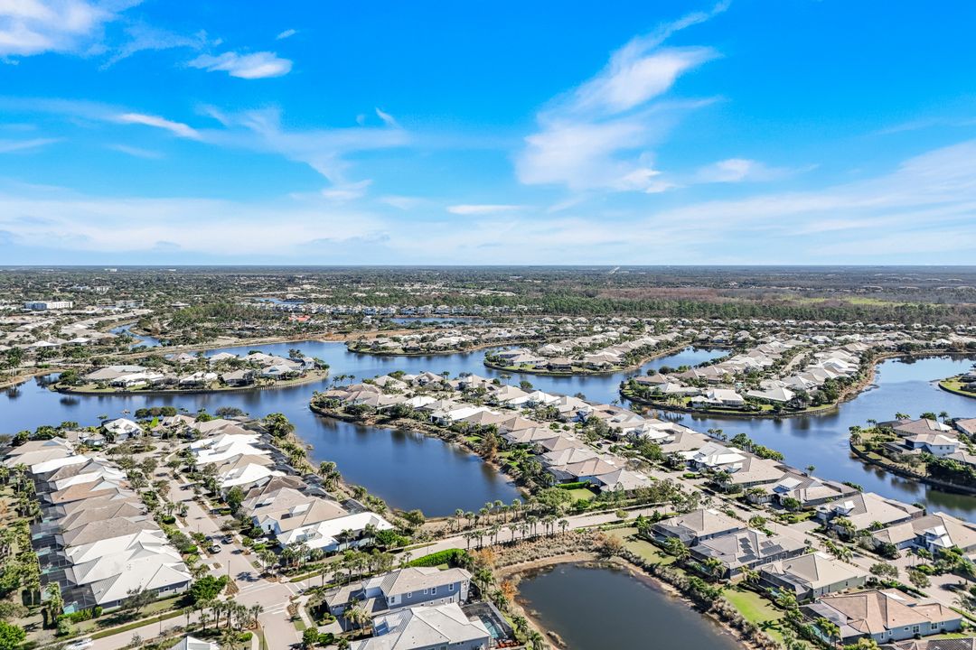 5750 Clarendon Dr, Naples, FL 34113