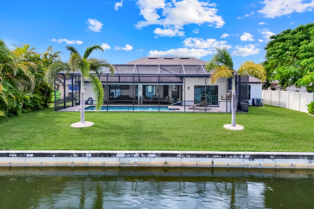 401 NE 19th Pl, Cape Coral, FL 33909