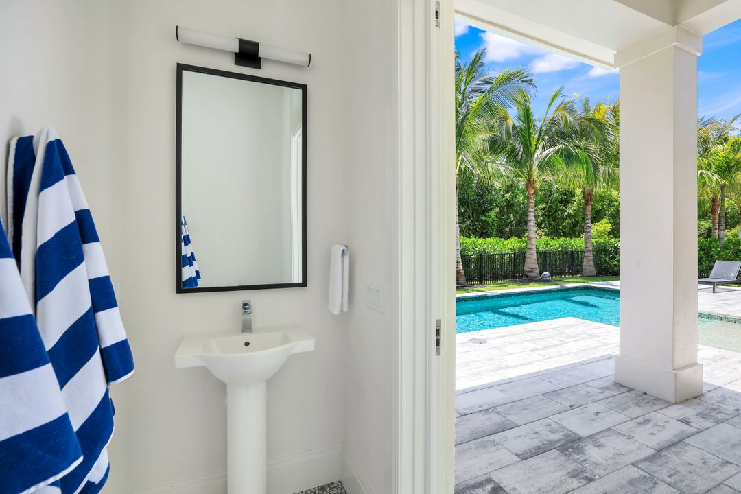 6630 Palisades Ave, Naples, FL 34109