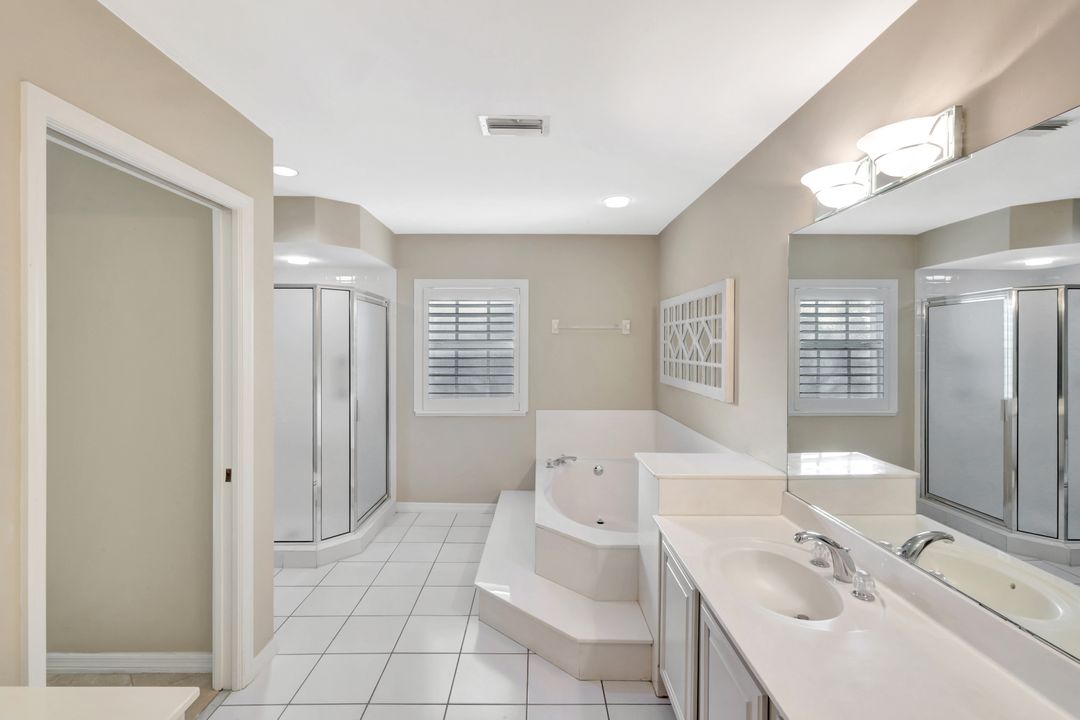 240 Via Perignon, Naples, FL 34119