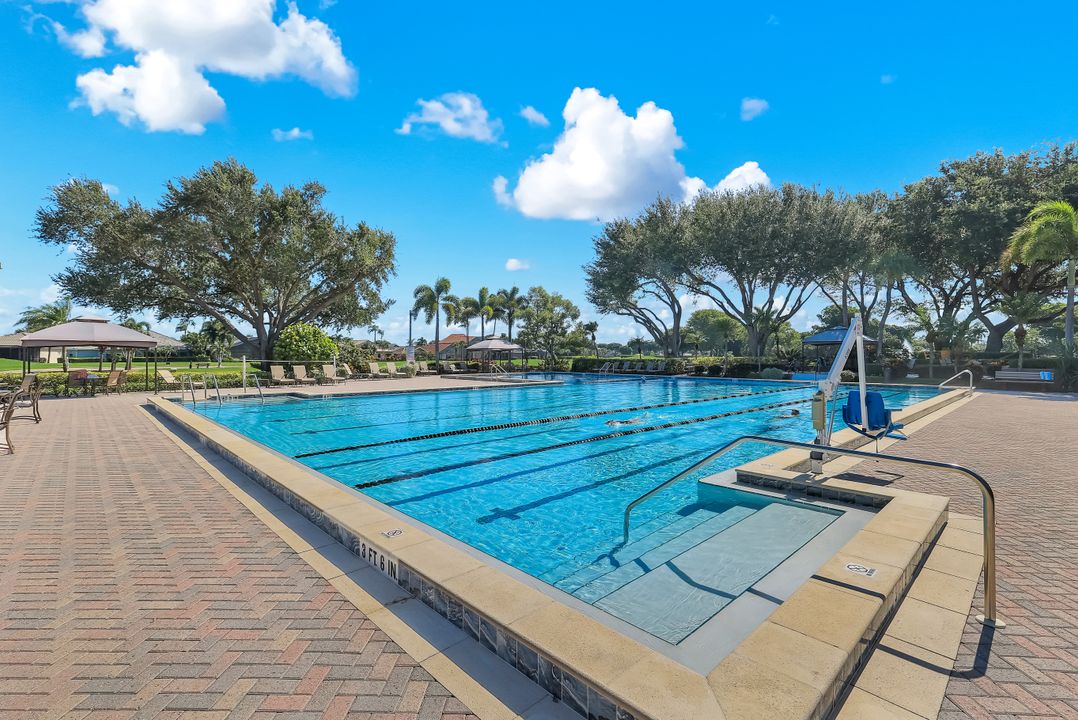 9901 Sunset Cove Ln #222, Fort Myers, FL 33919