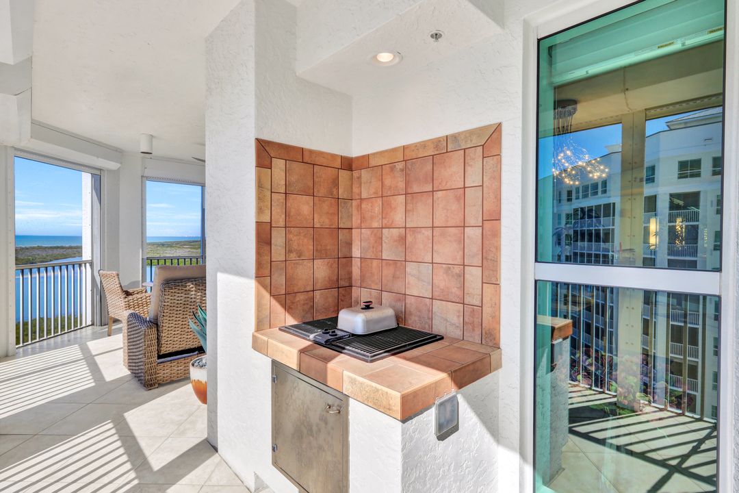 285 Grande Way #1601, Naples, FL 34110