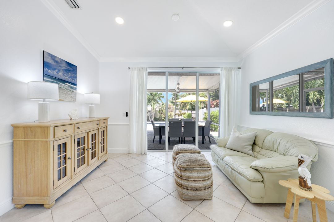 815 96th Ave N, Naples, FL 34108