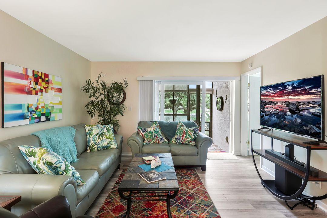 9290 Lake Park Dr #104, Fort Myers, FL 33919