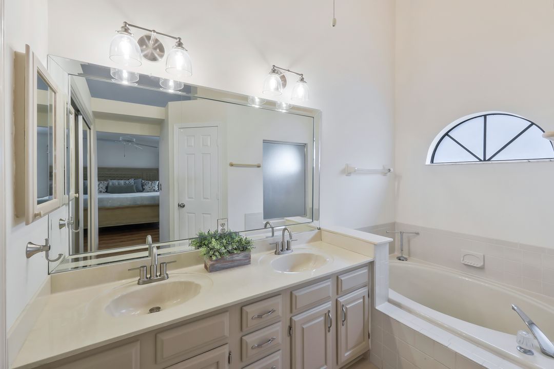 12626 Hunters Ridge Dr, Bonita Springs, FL 34135