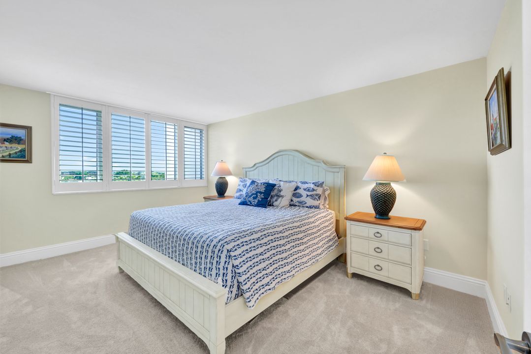 5601 Turtle Bay Dr #404, Naples, FL 34108