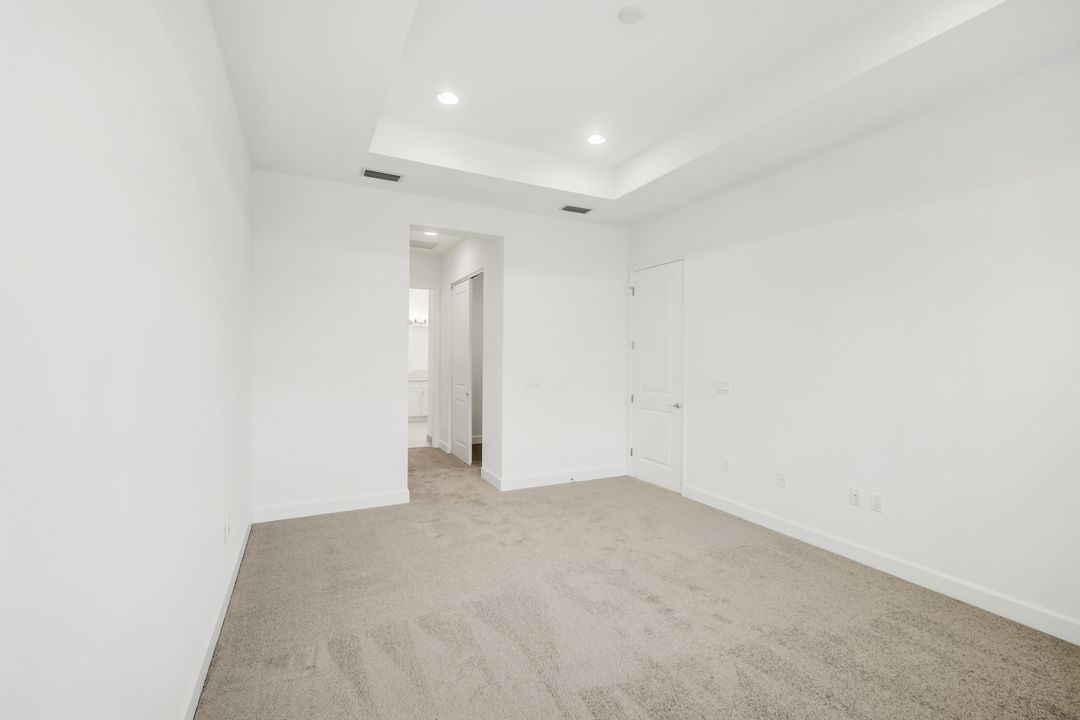 11805 Drake Ln, Naples, FL 34120