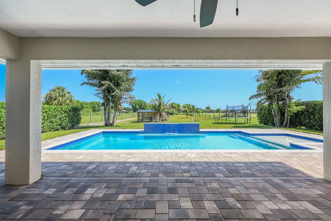 3857 39th Ave NE, Naples, FL 34120