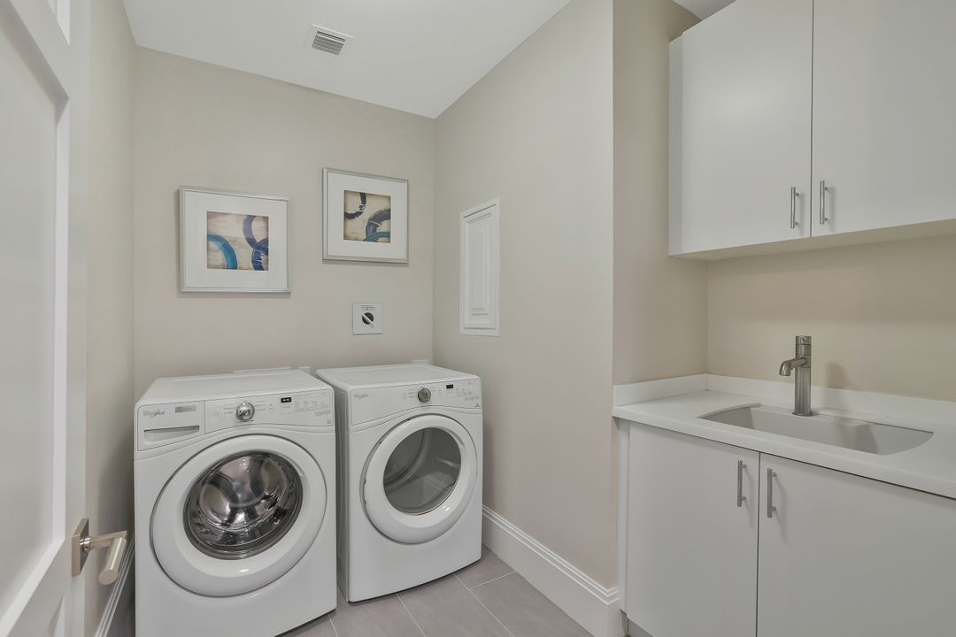 1035 3rd Ave S #402, Naples, FL 34102