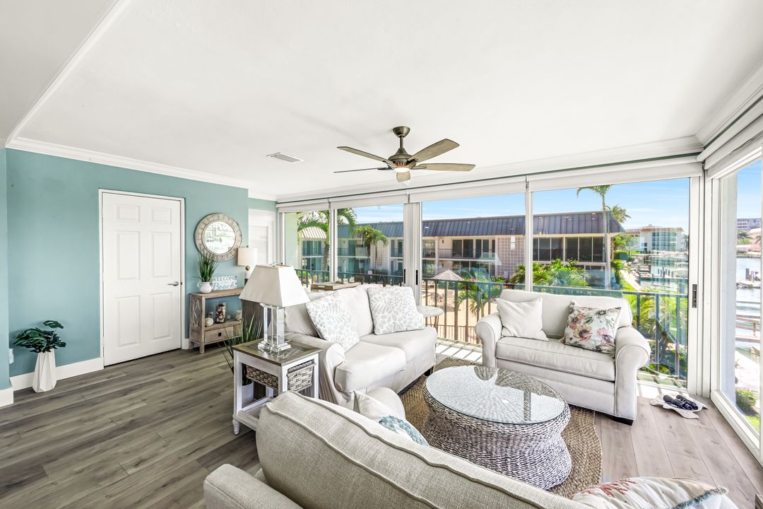 333 Harbour Dr #201, Naples, FL 34103