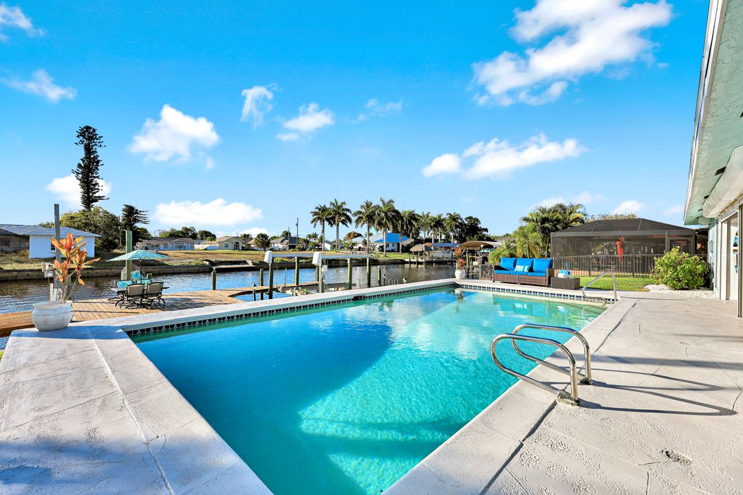 1326 SE 21st Ave, Cape Coral, FL 33990