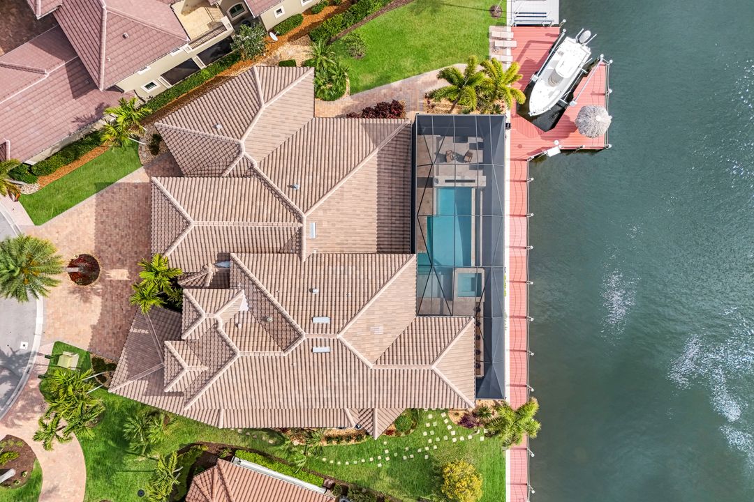 5703 Yardarm Ct, Cape Coral, FL 33914