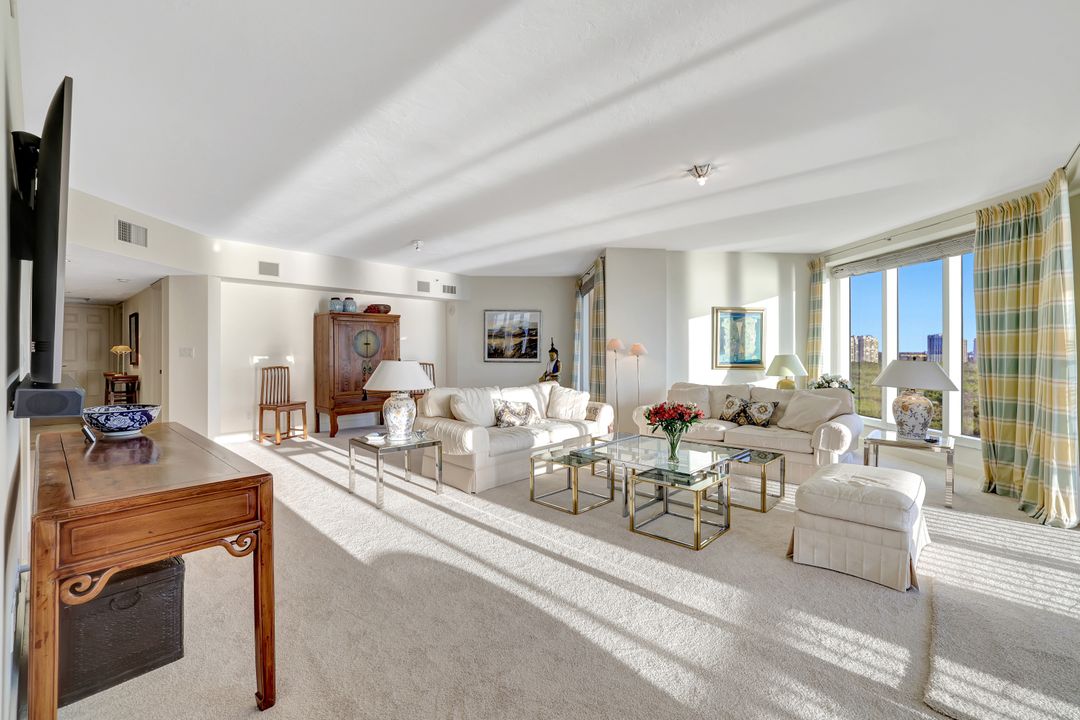 8111 Bay Colony Dr #1102, Naples, FL 34108