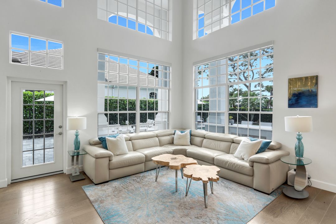 15303 Devon Green Ln, Naples, FL 34110