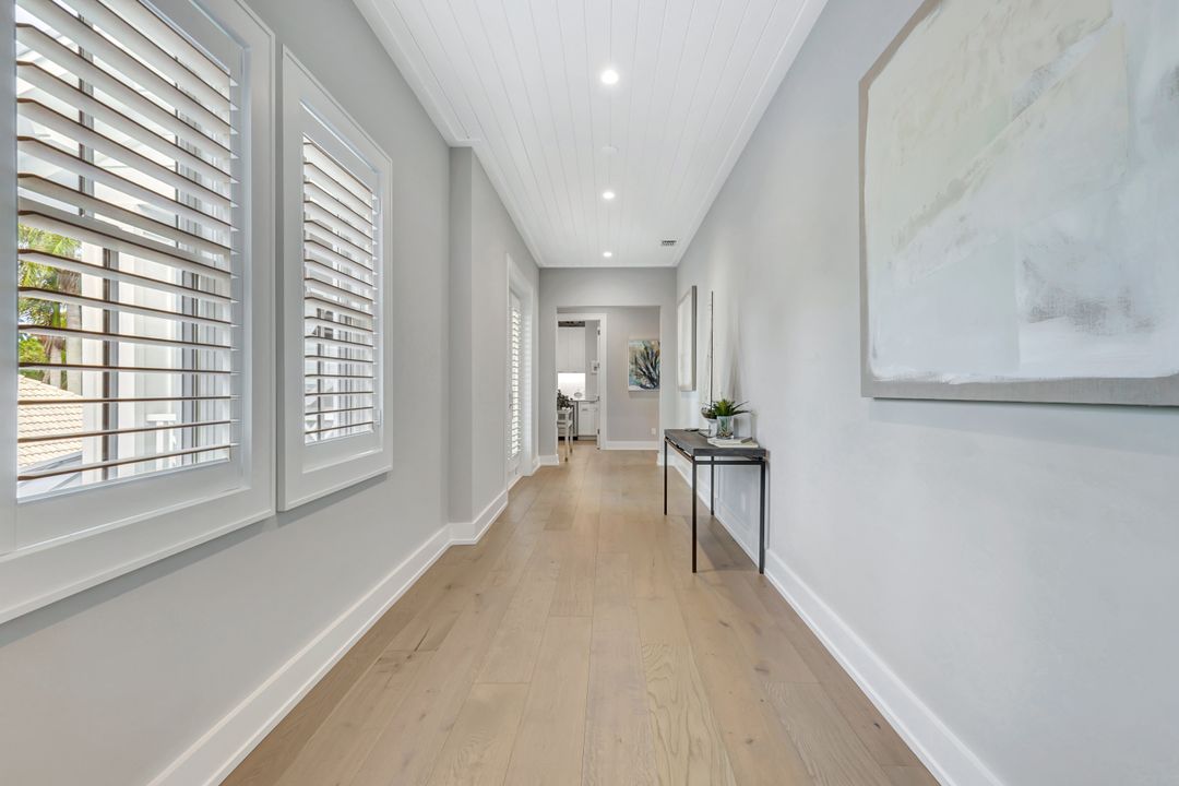 160 Broad Ave S, Naples, FL 34102