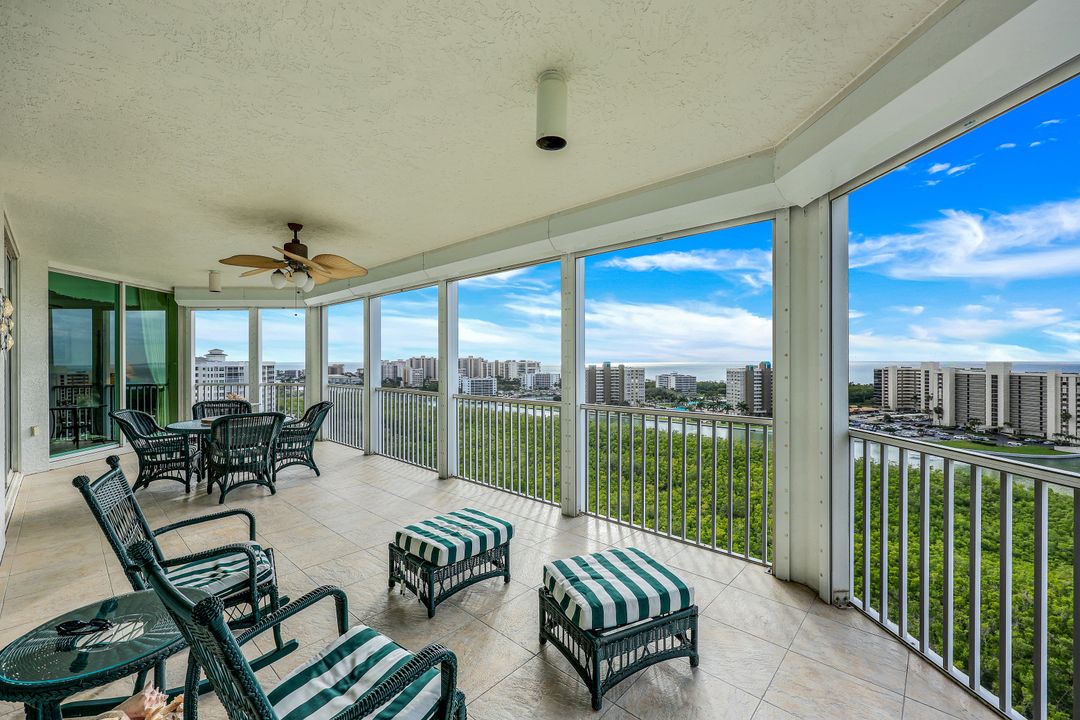 295 Grande Way #1203, Naples, FL 34110