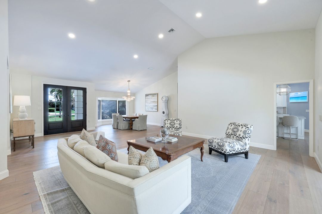 2209 Noble Ct, Naples, FL 34110